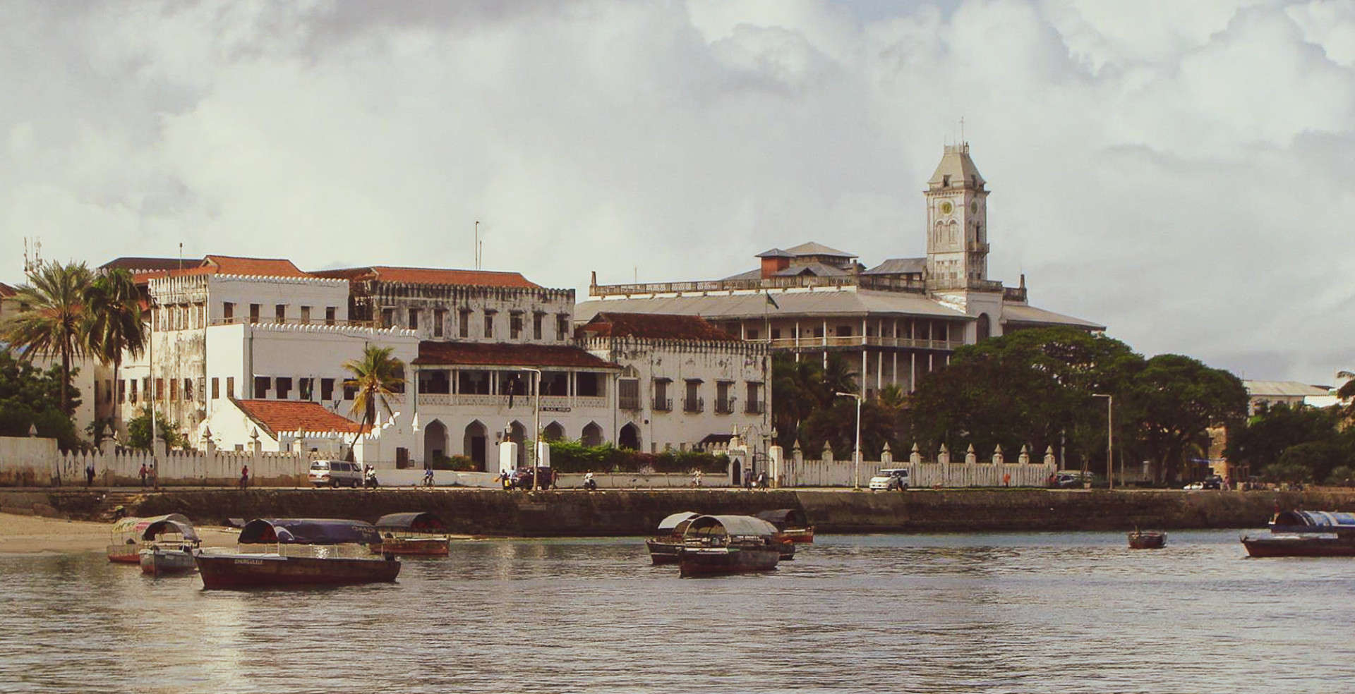 Zanzibar Bliss & Mainland Safari